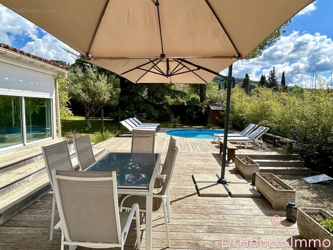 Maison à VILLECROZE