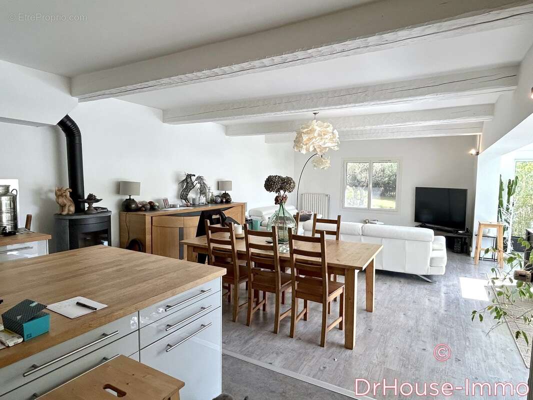 Maison à VILLECROZE