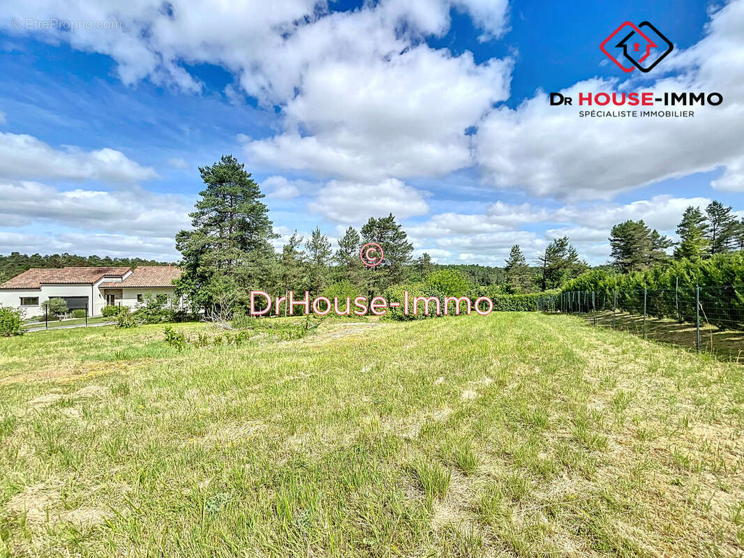 Terrain à CORNILLE