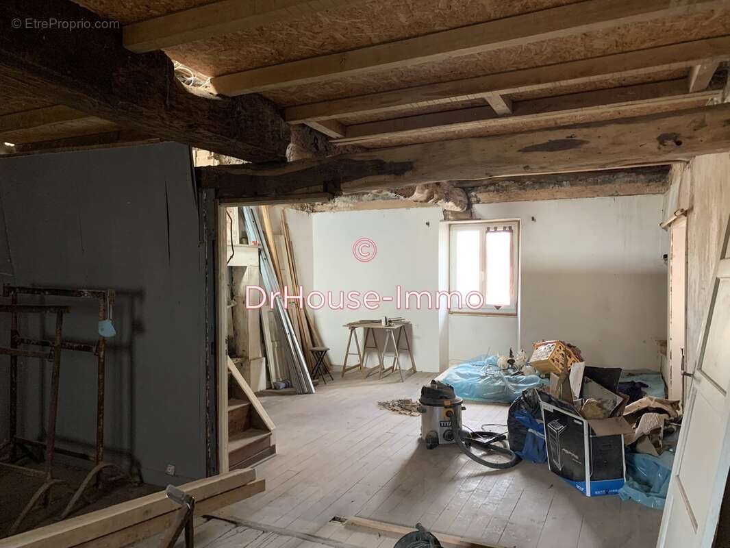 Maison à SAINT-PARDOUX-LA-RIVIERE