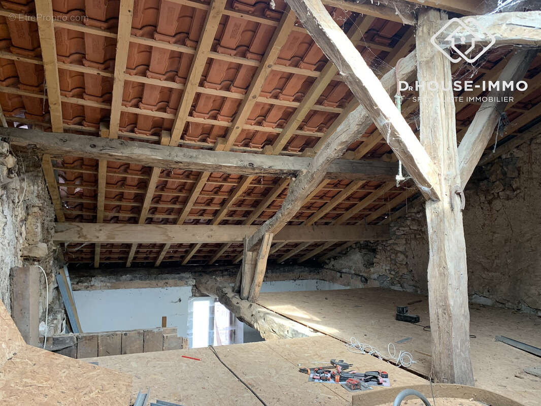 Maison à SAINT-PARDOUX-LA-RIVIERE