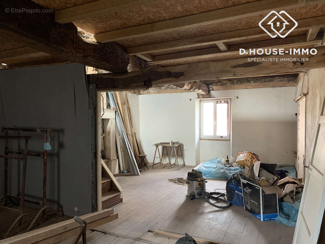 Maison à SAINT-PARDOUX-LA-RIVIERE