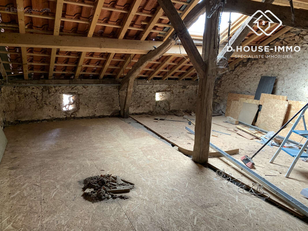 Maison à SAINT-PARDOUX-LA-RIVIERE