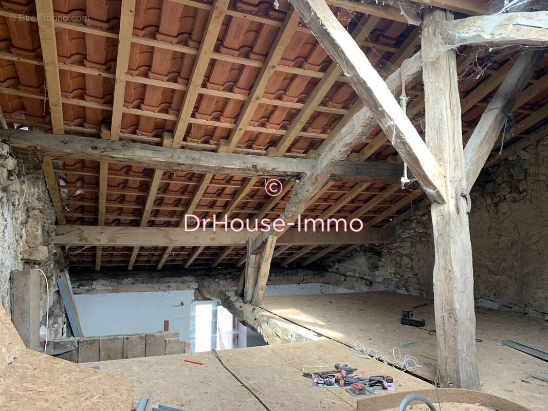 Maison à SAINT-PARDOUX-LA-RIVIERE