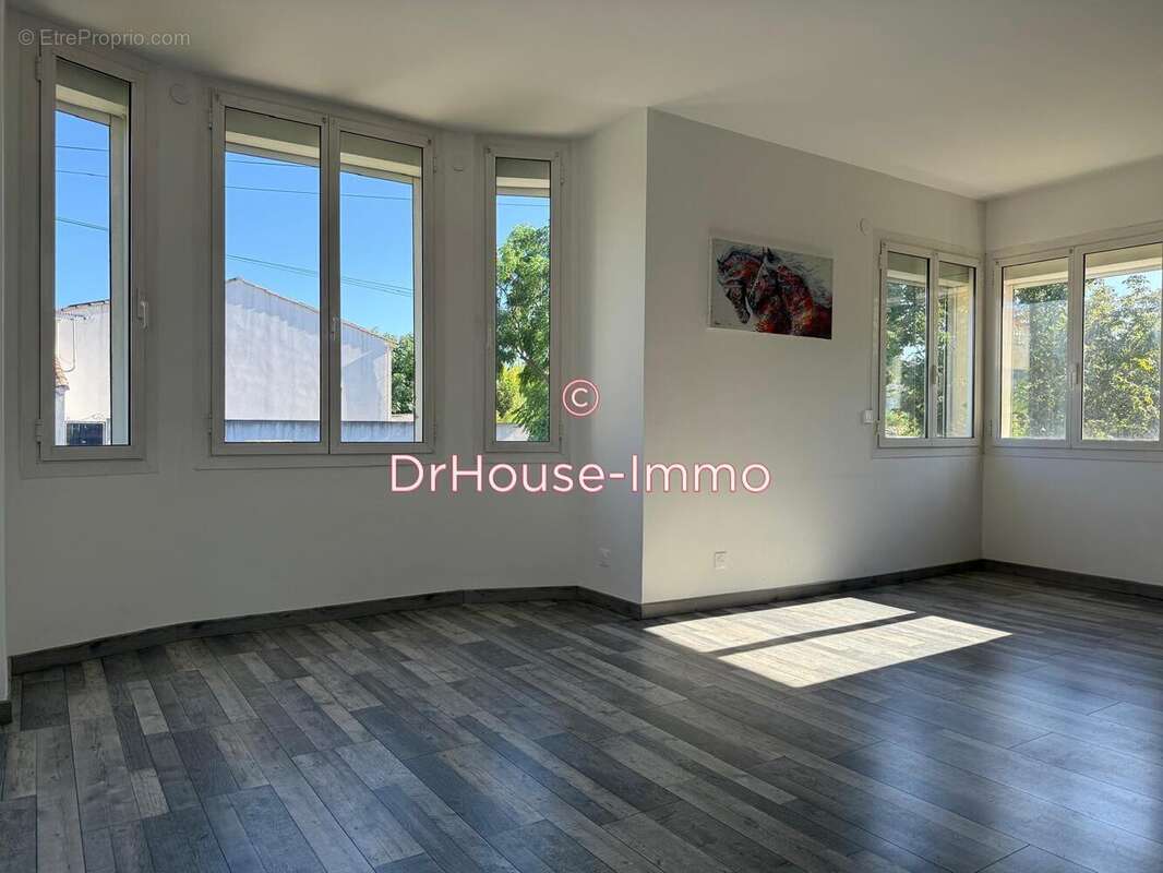 Maison à SAINT-VICTORET