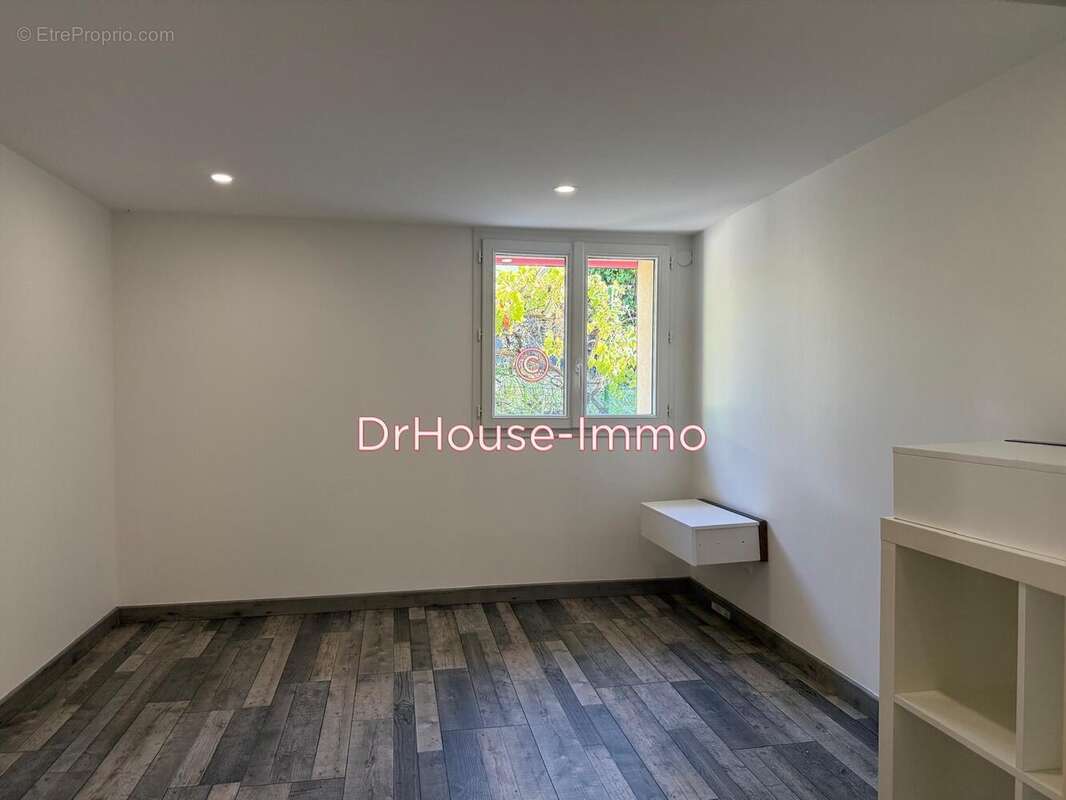 Maison à SAINT-VICTORET