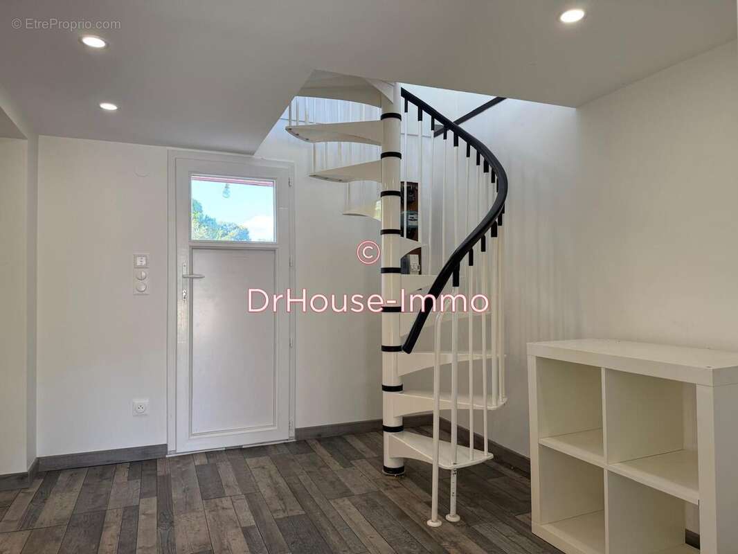 Maison à SAINT-VICTORET