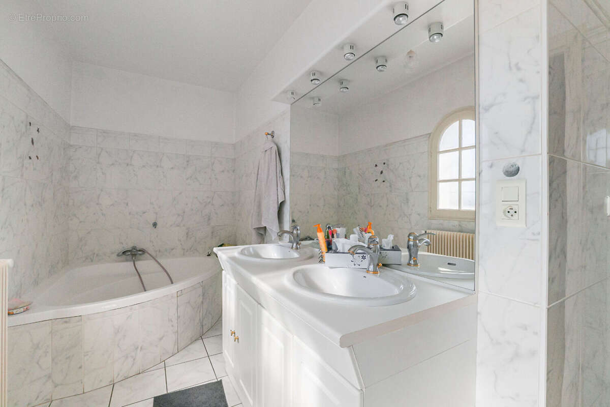 Maison à ARTIGUES-PRES-BORDEAUX