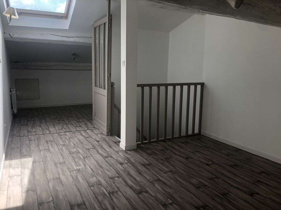 COMBLES AMENAGEES  - Maison à PAUILLAC