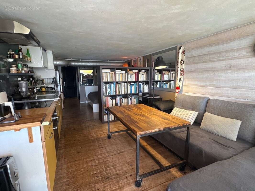 Commerce à GRUISSAN