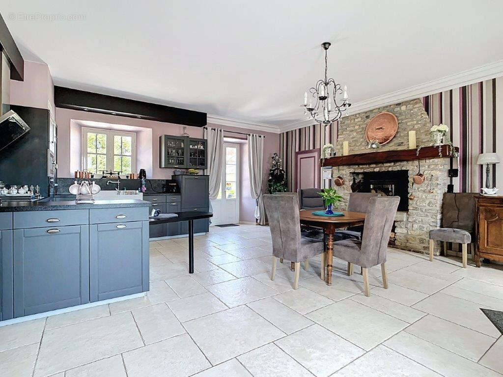 Maison à TURQUEVILLE