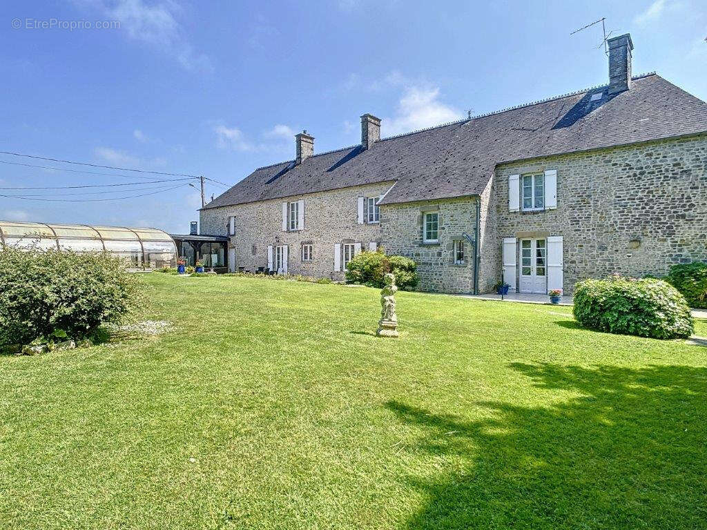 Maison à TURQUEVILLE