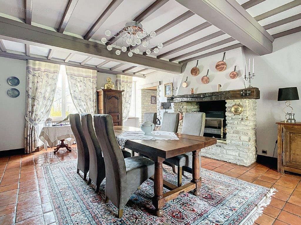 Maison à TURQUEVILLE