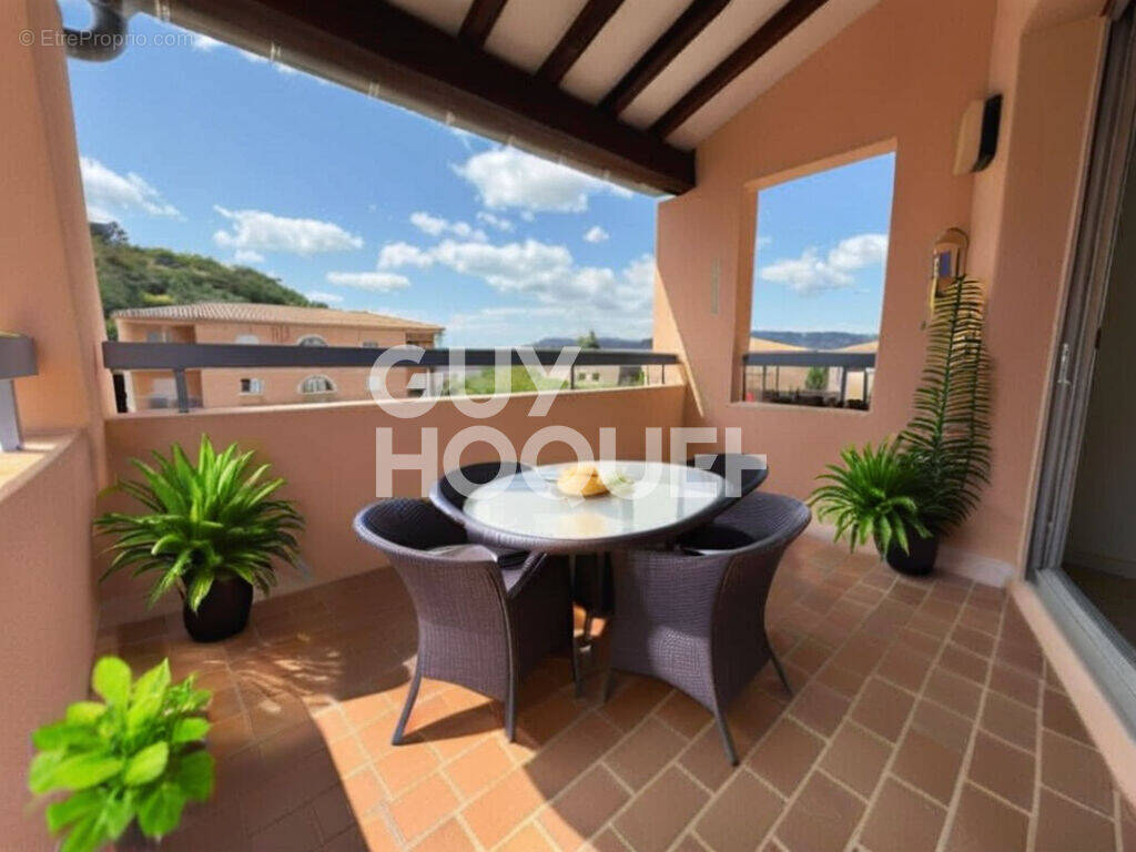 Appartement à BAGNOLS-SUR-CEZE