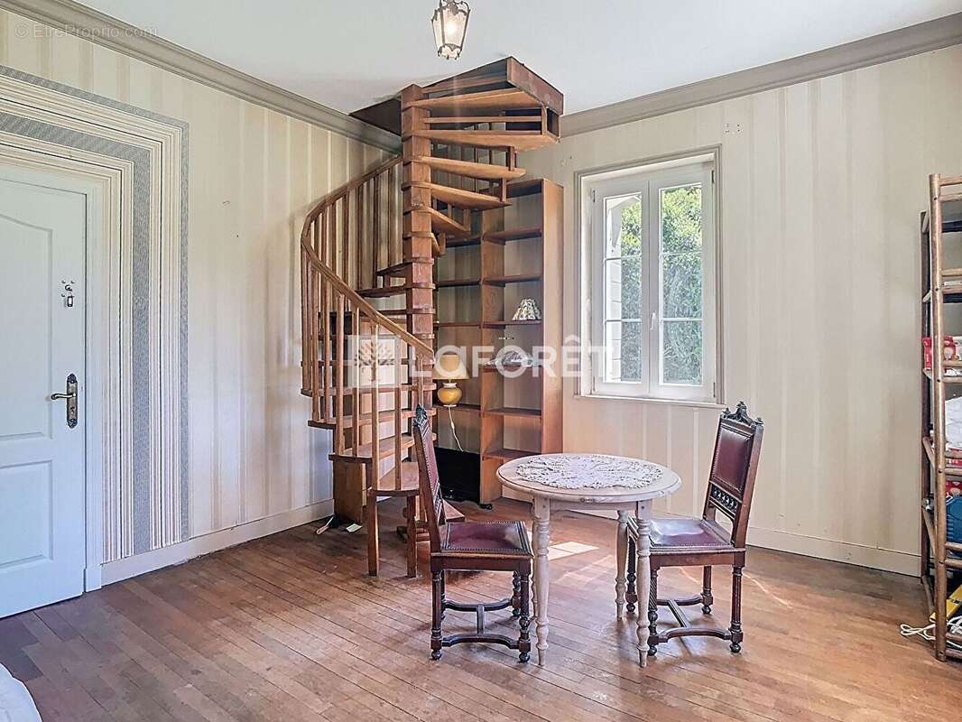 Maison à COUR-CHEVERNY