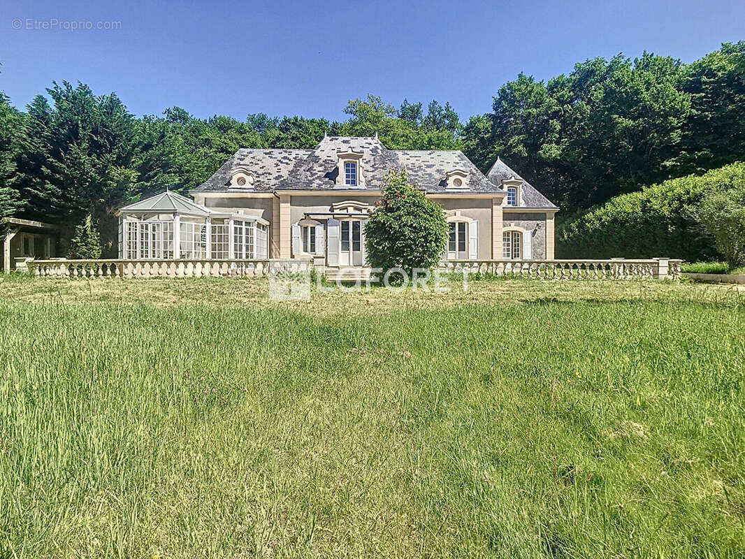 Maison à COUR-CHEVERNY