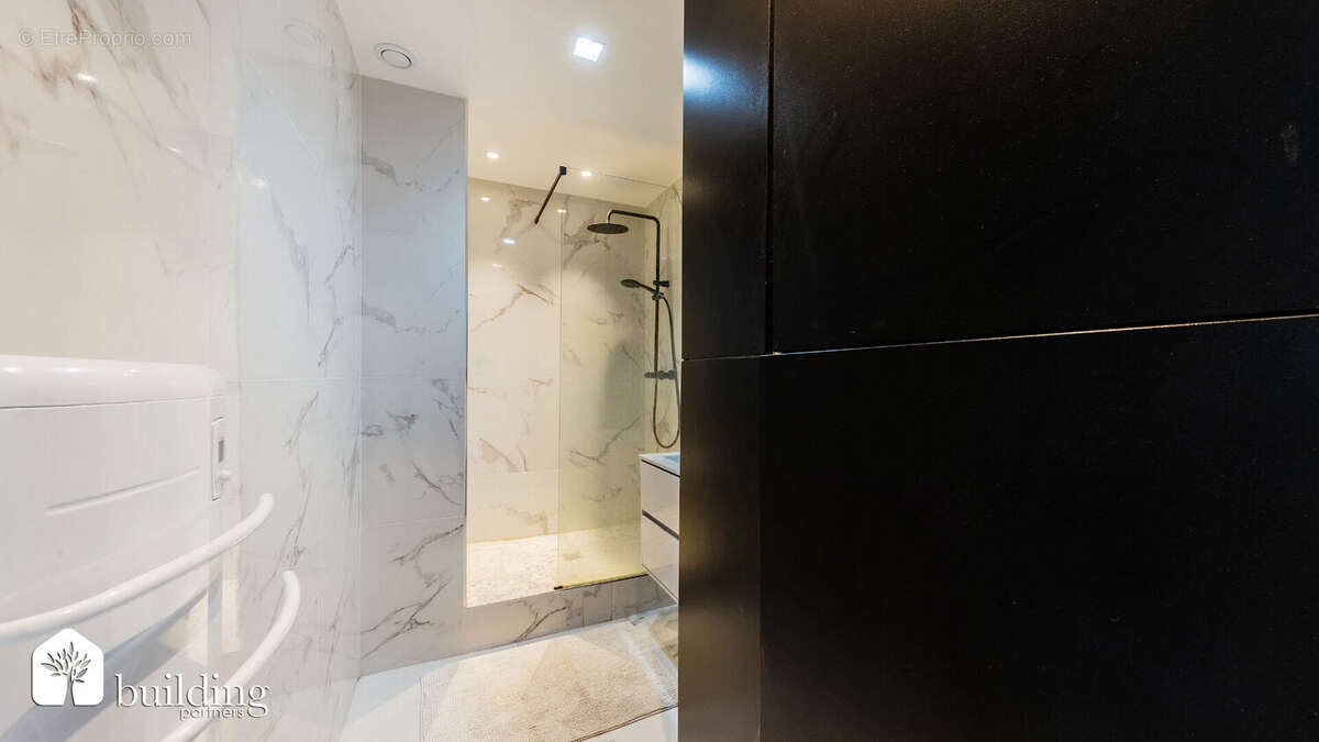 Appartement à LEVALLOIS-PERRET