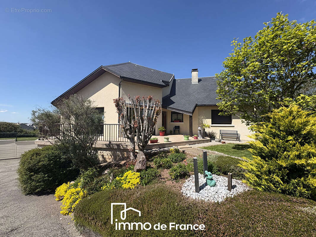 Maison à LE MONASTERE