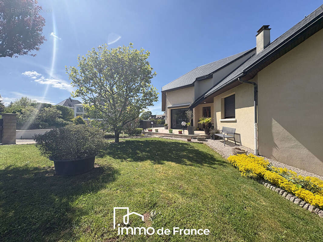 Maison à LE MONASTERE