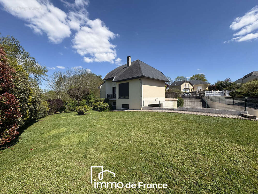 Maison à LE MONASTERE