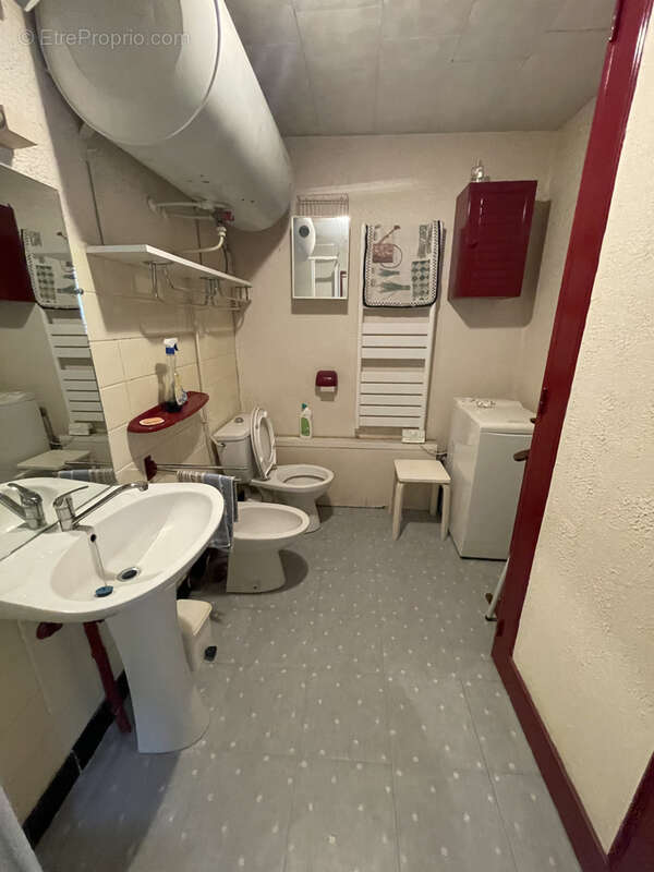 Terrain à LA ROQUETTE-SUR-SIAGNE