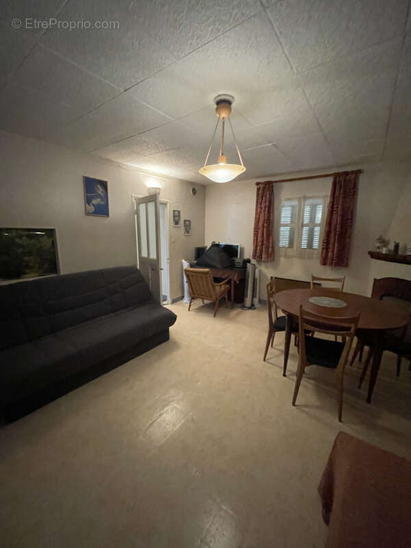 Terrain à LA ROQUETTE-SUR-SIAGNE