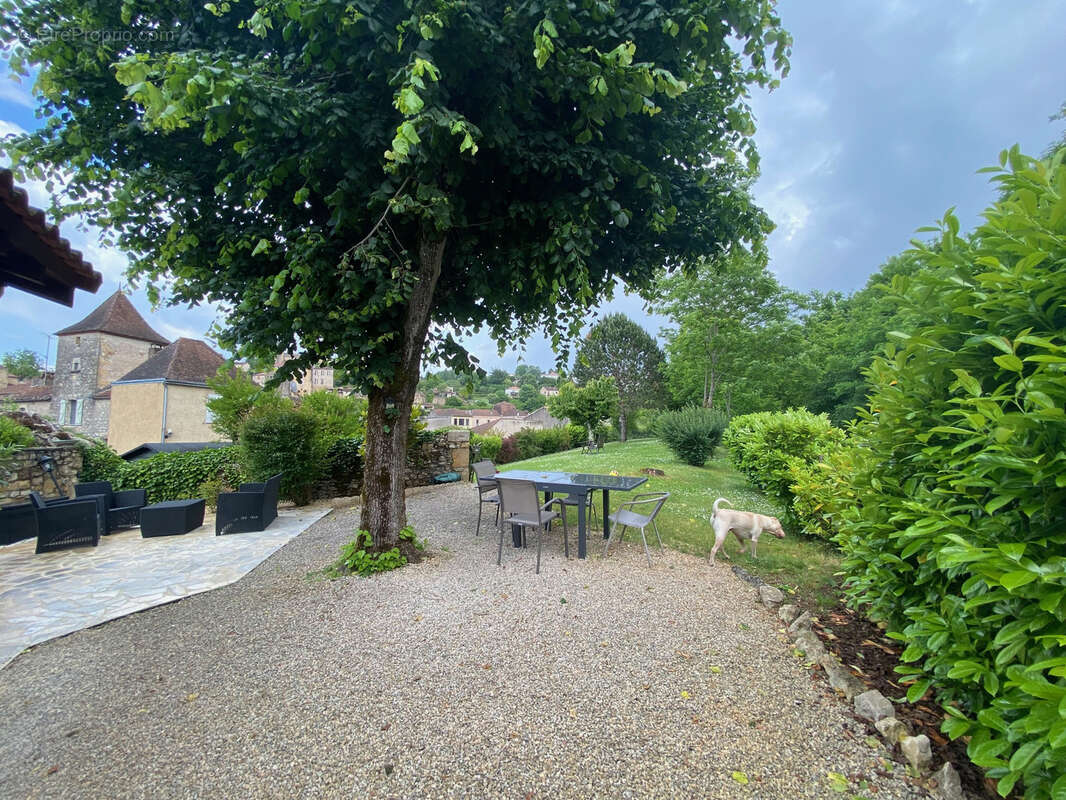 Maison à PUY-L&#039;EVEQUE