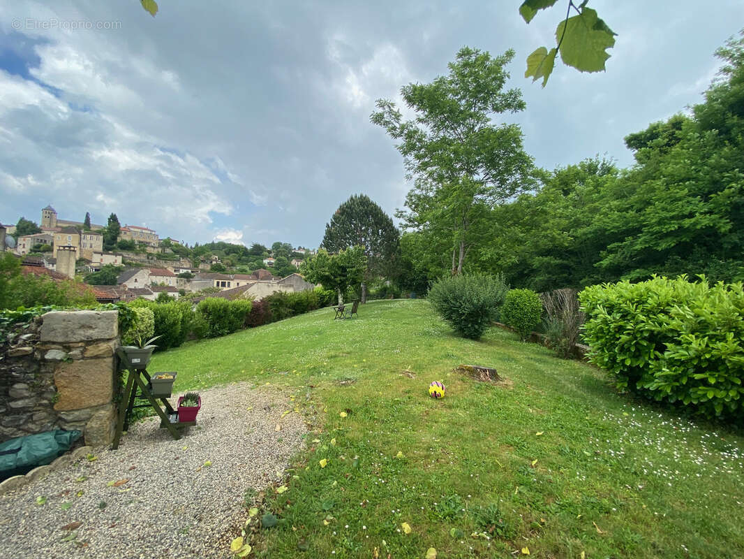 Maison à PUY-L&#039;EVEQUE