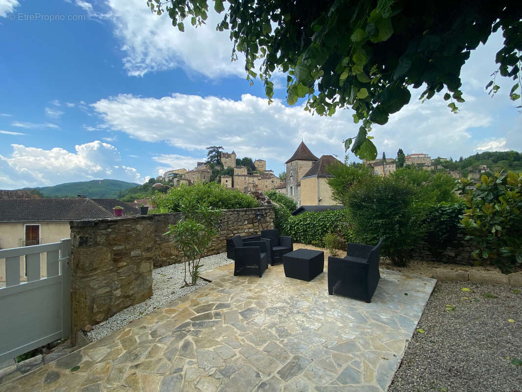 Maison à PUY-L&#039;EVEQUE