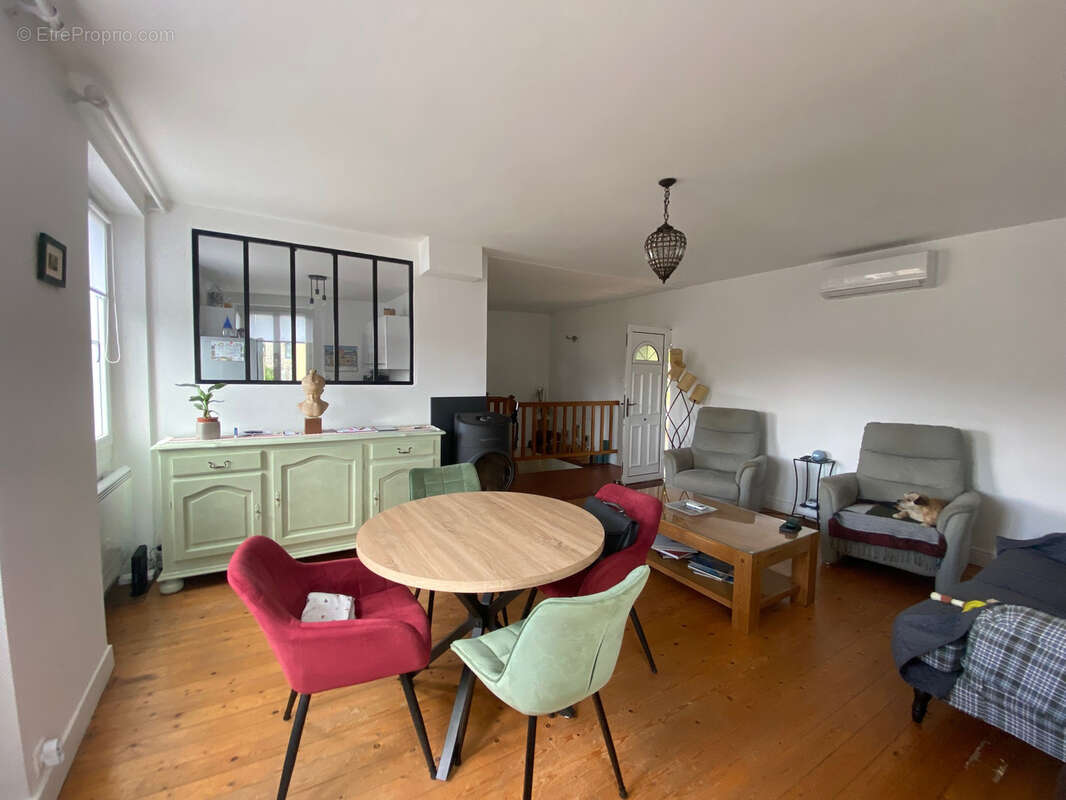 Maison à PUY-L&#039;EVEQUE