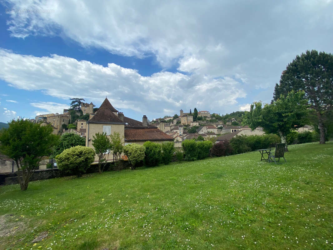 Maison à PUY-L&#039;EVEQUE