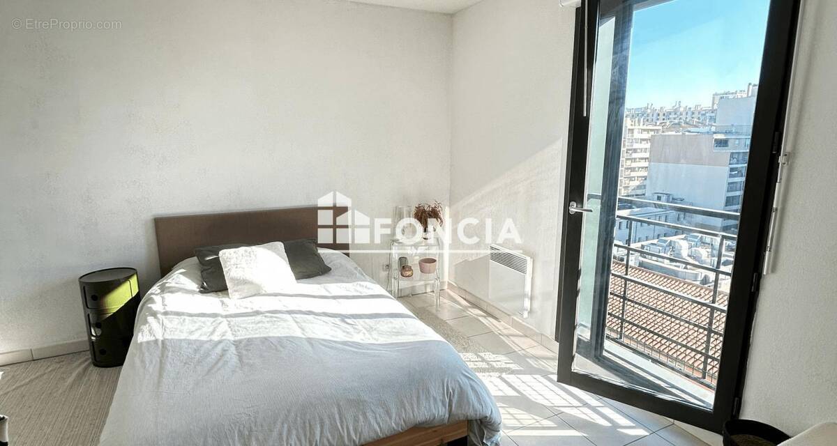 Appartement à MARSEILLE-2E