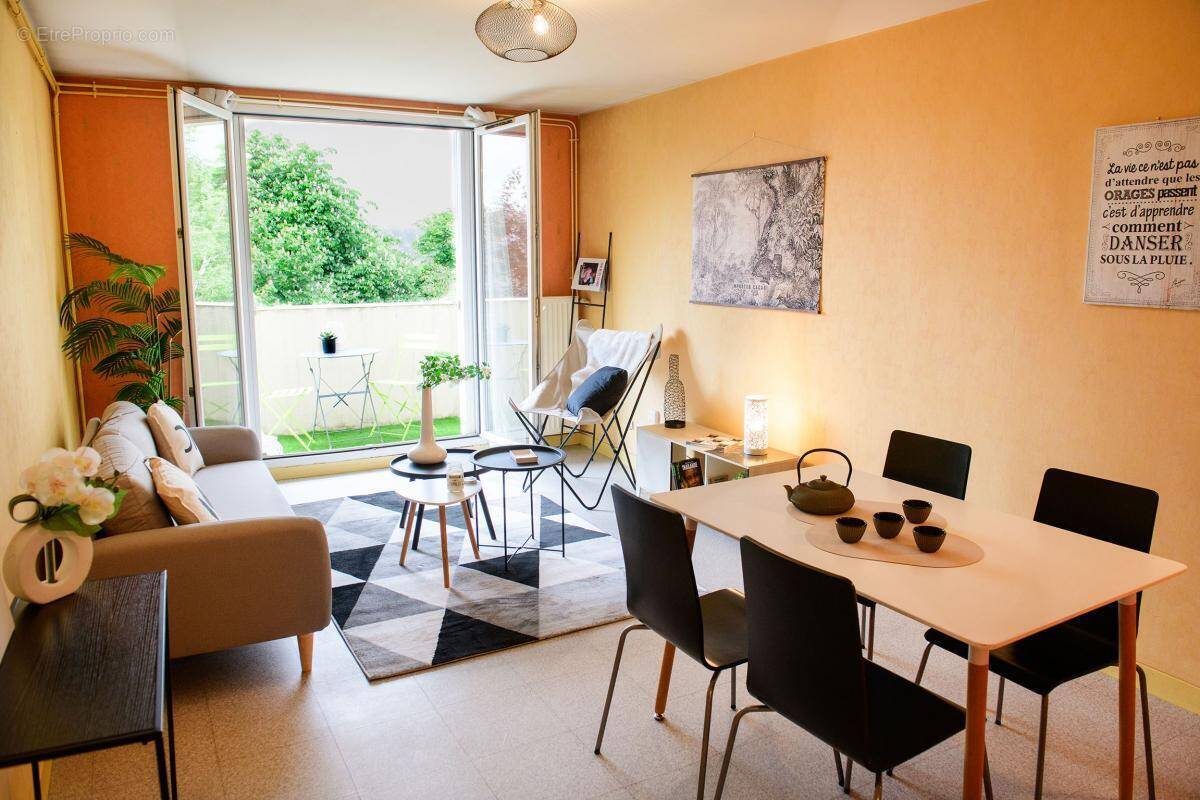 Appartement à SAINT-ETIENNE