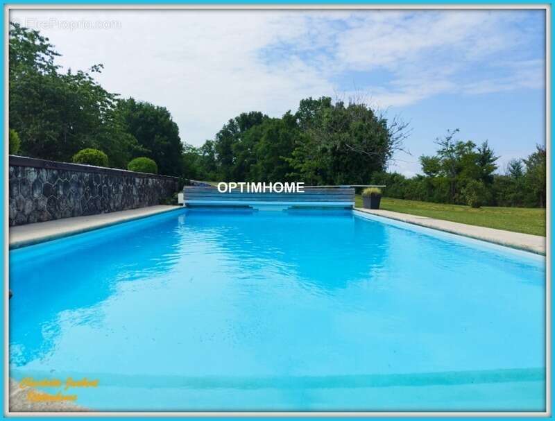 Maison à AUBETERRE-SUR-DRONNE