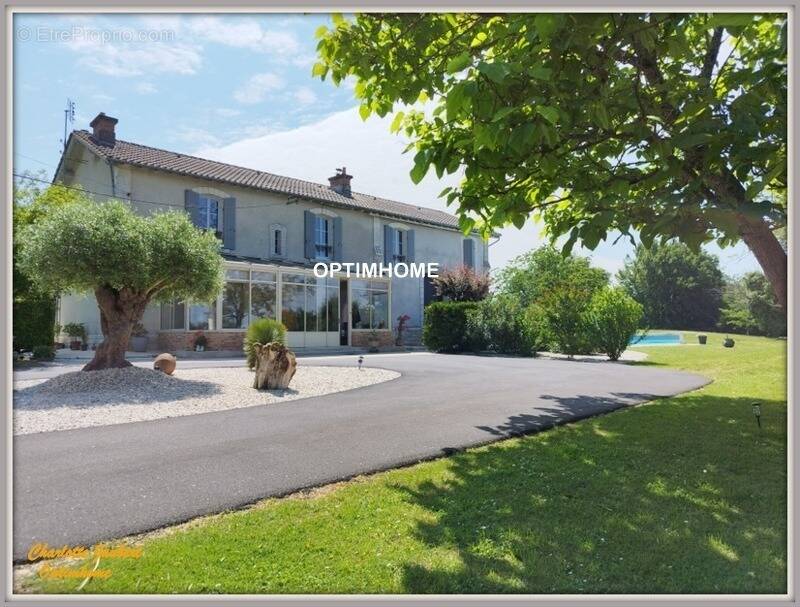 Maison à AUBETERRE-SUR-DRONNE