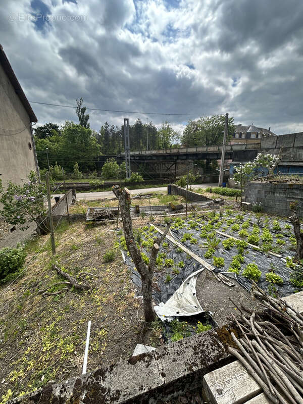 Terrain à MONT-SAINT-MARTIN
