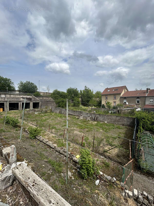 Terrain à MONT-SAINT-MARTIN