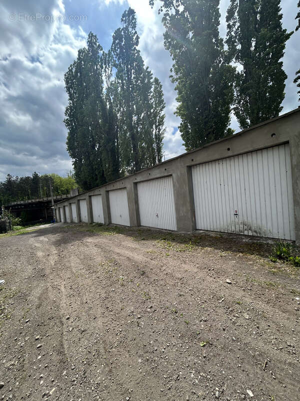 Terrain à MONT-SAINT-MARTIN