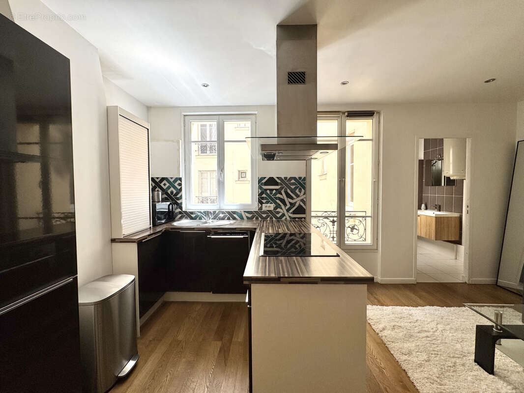 Appartement à COURBEVOIE
