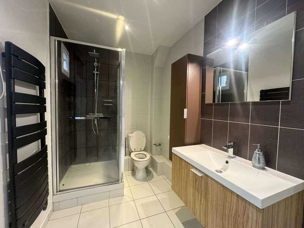 Appartement à COURBEVOIE