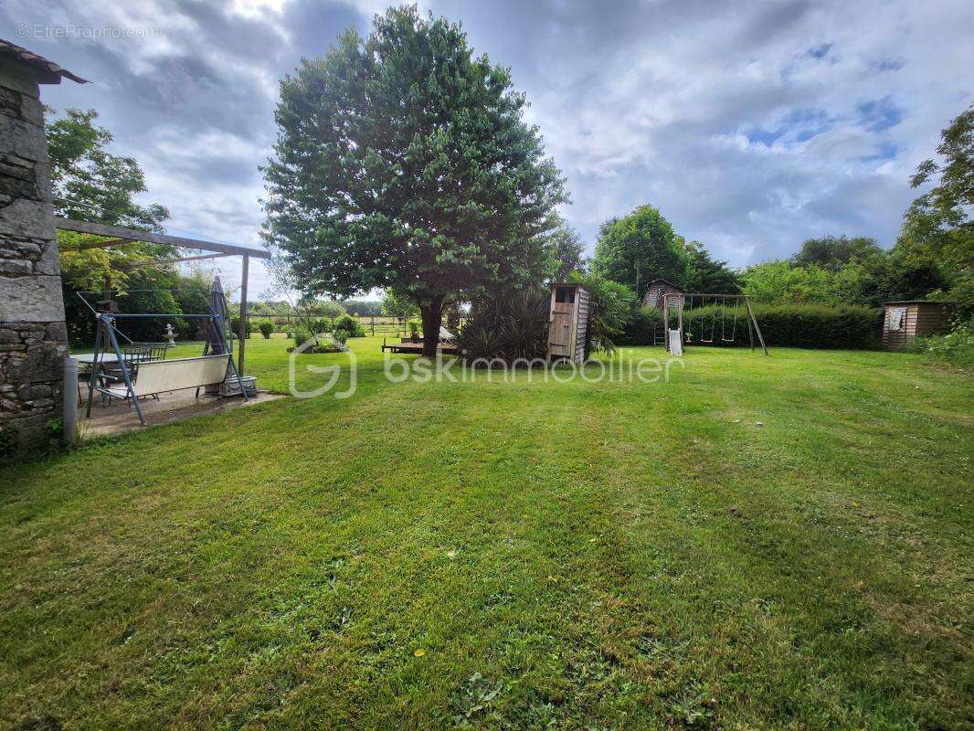 Maison à SAINT-SAUVANT