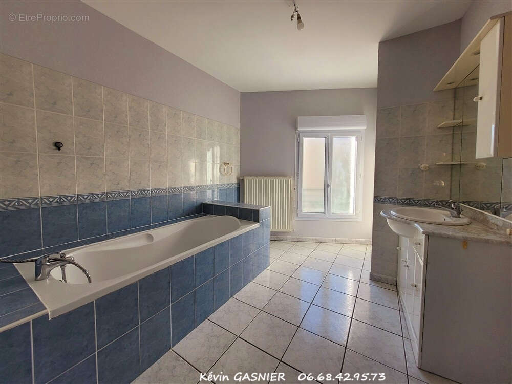 Maison à L&#039;ISLE-D&#039;ESPAGNAC