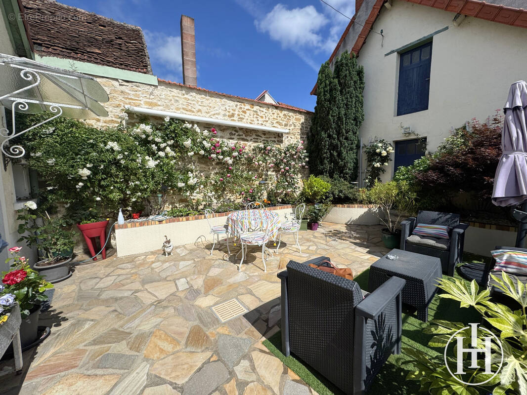 Maison à SAINT-AMAND-MONTROND