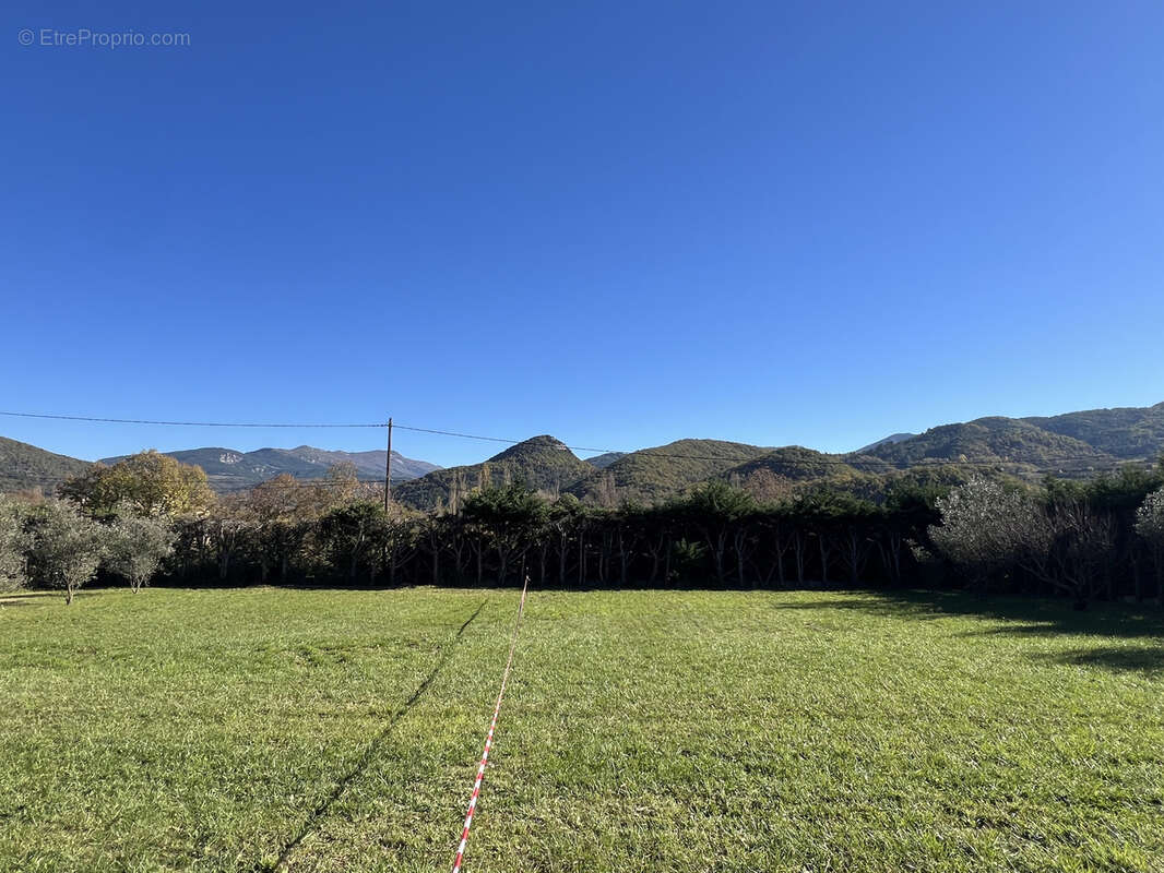 Terrain à CONDORCET