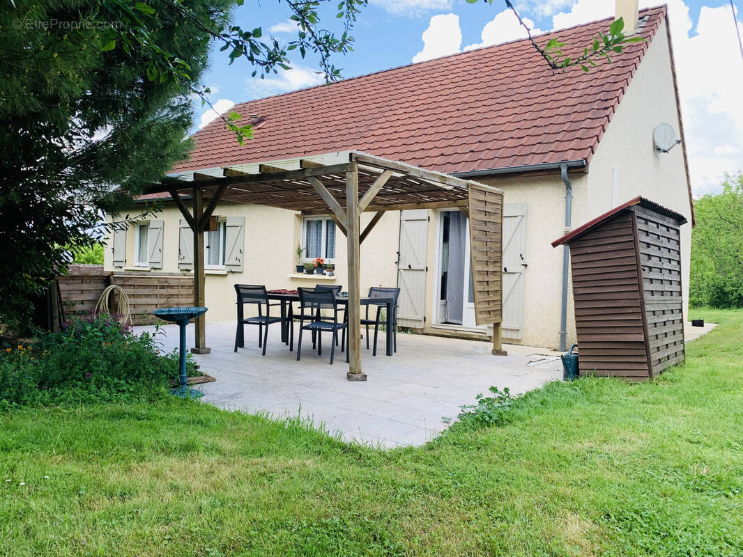 Maison à SAVIGNY-SUR-CLAIRIS