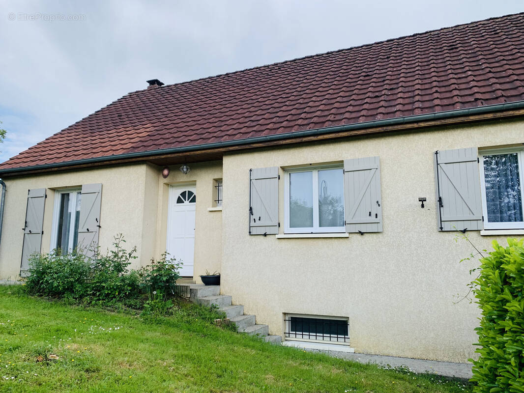 Maison à SAVIGNY-SUR-CLAIRIS