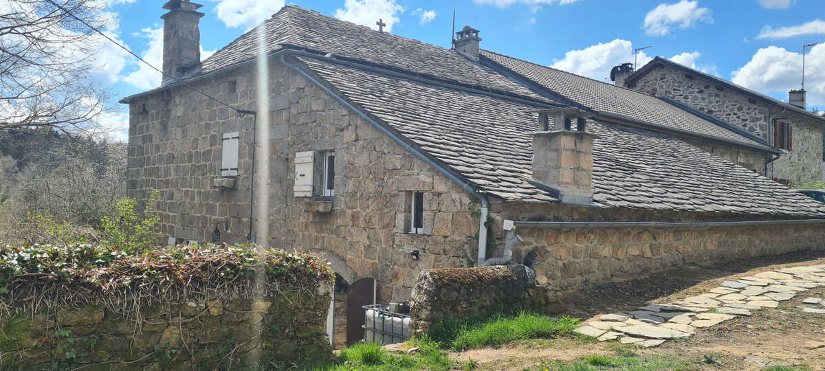 Maison à SAINT-JEURES