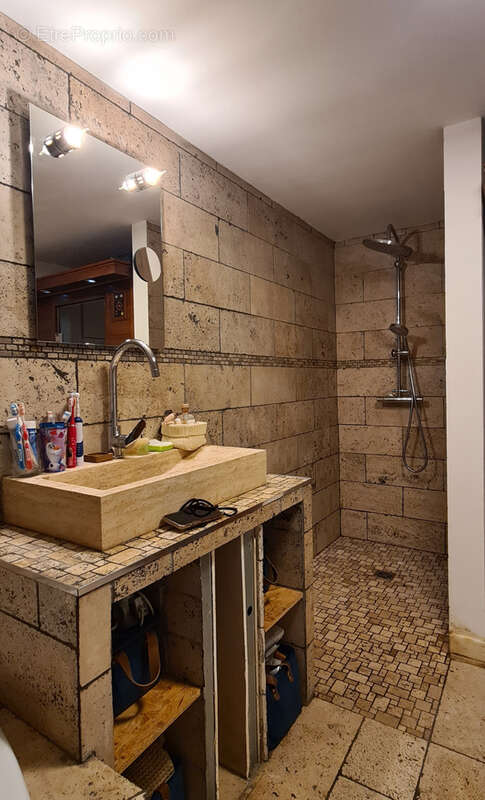 Maison à SAINT-JEURES