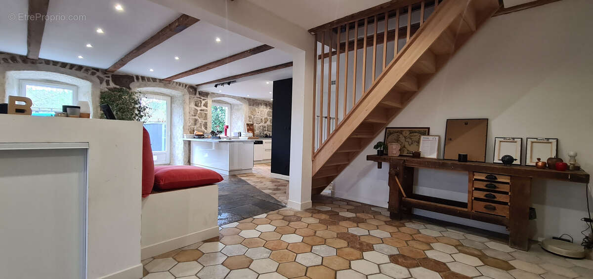 Maison à SAINT-JEURES