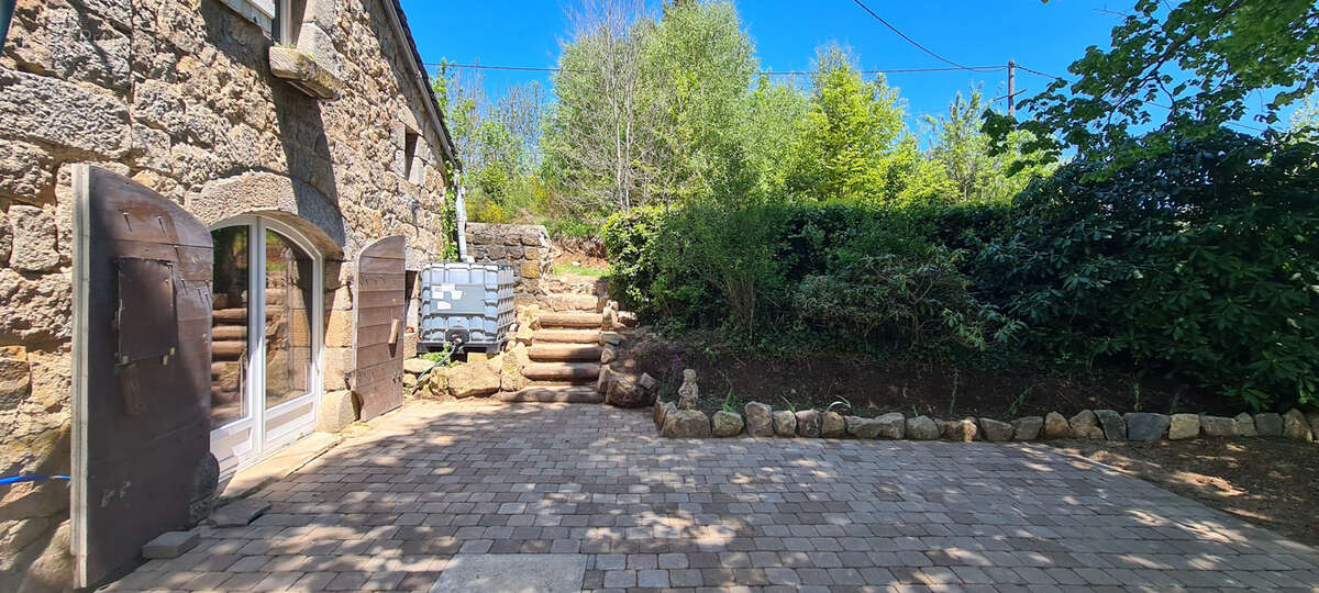 Maison à SAINT-JEURES